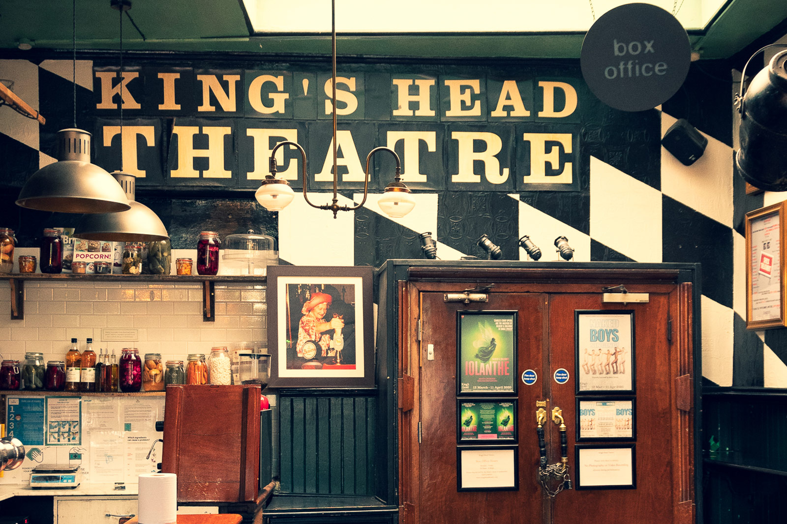 King's Head Islington Theatre Entrance